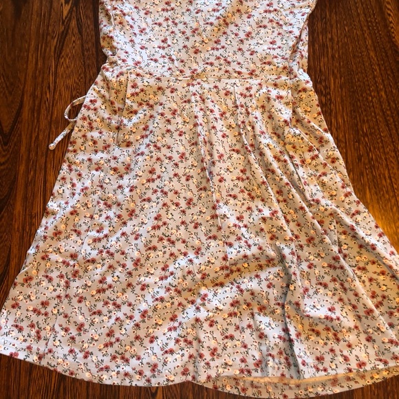 Blue floral Hollister dress - Picture 3 of 4